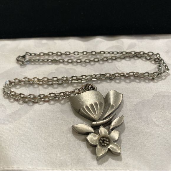 Vintage R. Tennesmed Sweden Mod Pewter Figural Butterfly Necklace - Picture 8 of 9